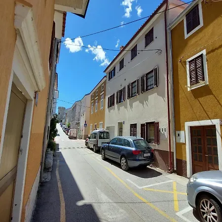 Πανσιόν Argo Cres