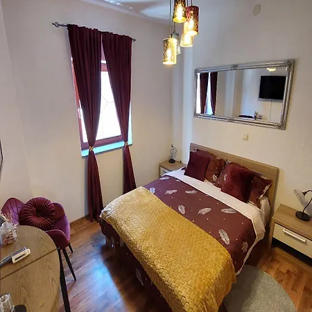 Πανσιόν Argo Cres